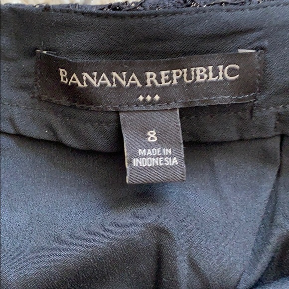 Banana Republic Lace Skirt - Picture 2 of 3